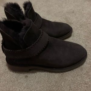 Never worn brown ugg boots size 6. No box